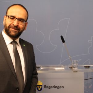 Så mycket får Kaplan i fallskärm