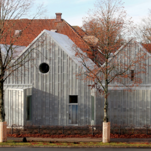 Tengbom prisas för tingsrätt