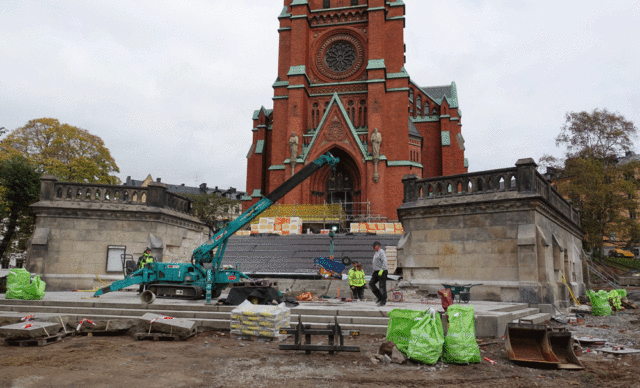 Kyrkan växer nedåt