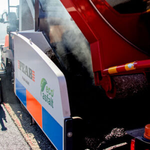 Skogens bindemedel testas i asfalt