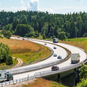 ”Har en enorm nytta av vägarna jämfört med räls”