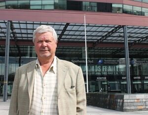 Percy Nilsson attackerade glassbil