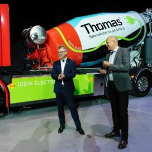 Köper landets första eldrivna betongbil