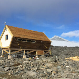 Toppen – nu är stugan klar