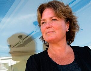 Catherina Fored avgår