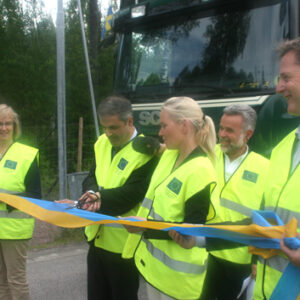 Världens första elväg invigd