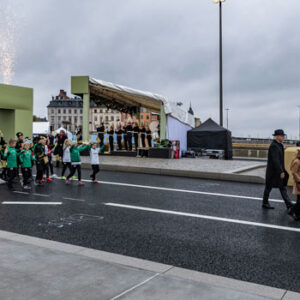 Kunglig invigning av guldbron