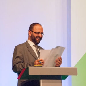 Kaplan vill bygga bort barriärer