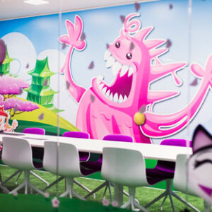 Nybyggt och färgglatt kungadöme