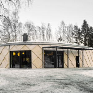 Kotten ledde till anställning