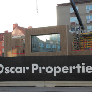 Vattenläckor och inbromsad byggnation