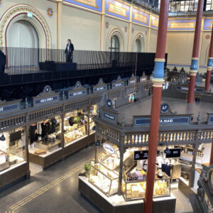 Två år försenad – nu har saluhallen öppnat