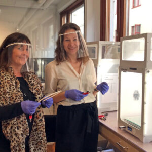 Skriver ut skyddsutrustning till vården