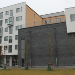 Toppar bygget med bostäder