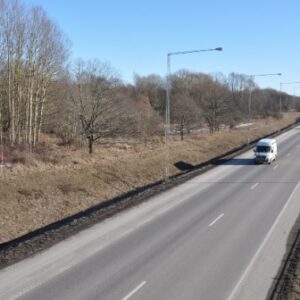 Bygger 750 meter bullerskärm