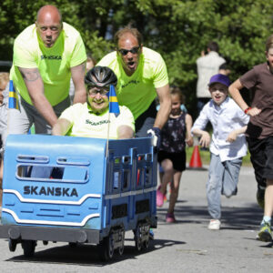 Byggbolag tävlade i lådbilsrally