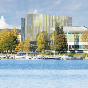 Överklagar dom om hotellbygge