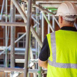 Var fjärde byggchef tänjer på arbetsmiljöreglerna