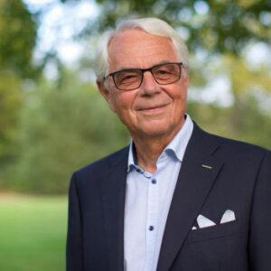 Styrelse, ledning och namn bestämt