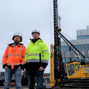 Första uppdraget för första batteridrivna pålkranen