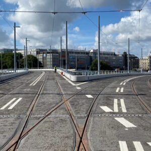 Nu rullar även spårvagnarna över Hisingsbron