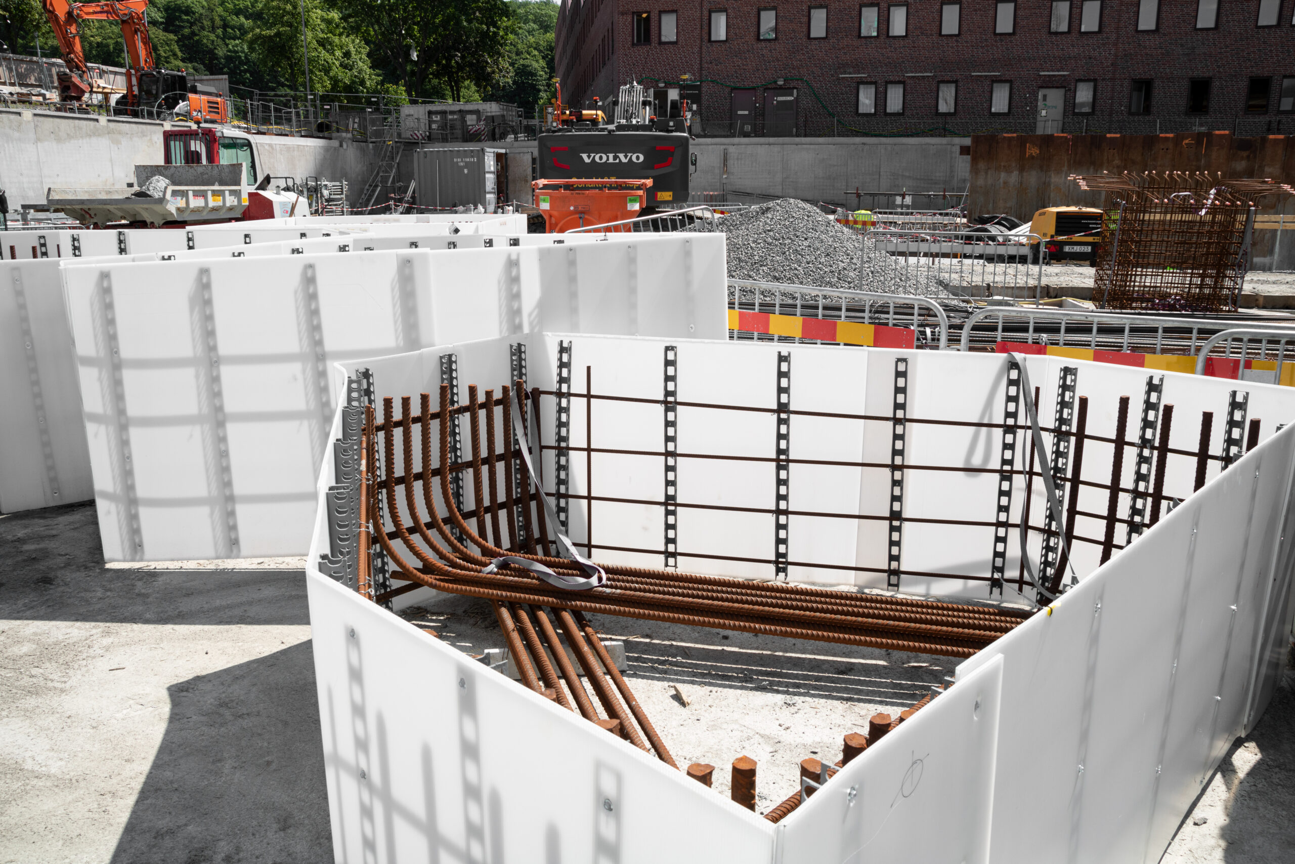 Klimatsmarta och innovativa armeringslösningar effektiviserar byggprocessen.