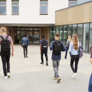 Ny rapport: Ungdomar pressas att välja bort yrkesprogram