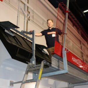 Byggställning som hänger från taket