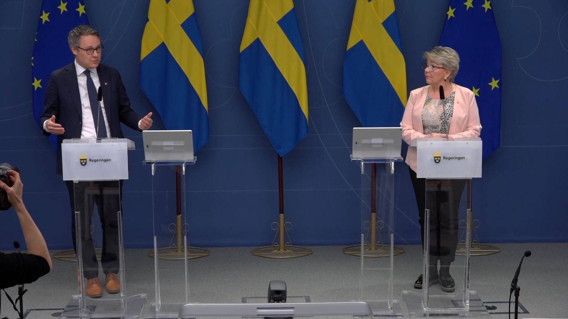 Varnar för att flyktingar kan utnyttjas