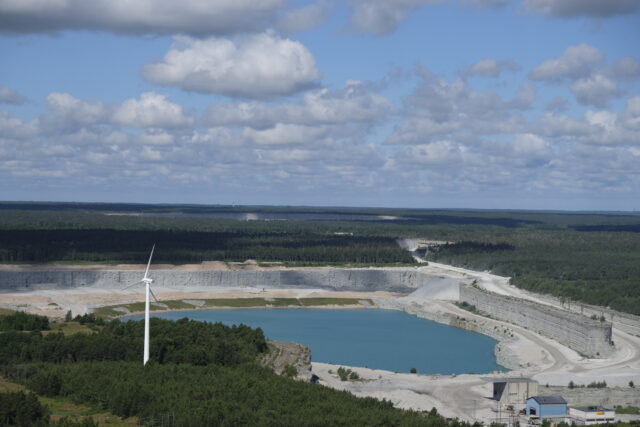 Miljardsatsning eller nekat tillstånd för Cementa