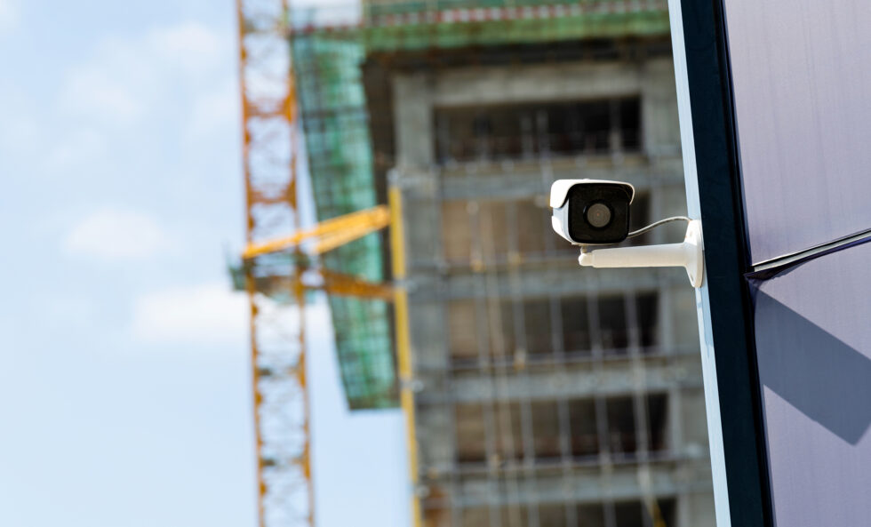 övervakningskamera på bygge