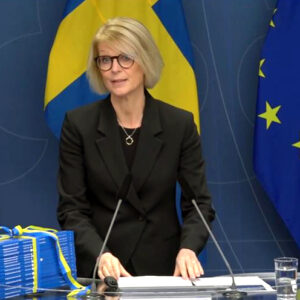 ”Väntar på konkret politik från den nya regeringen”