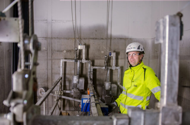 Teknik som förenklar hissmonteringen