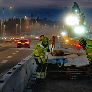 Uppkopplad väst larmar vid fall