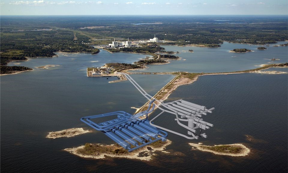 Illustration av slutförvaret i Forsmark. De grå delarna är de befintliga, de blå ska Skanska bygga. Bild: SKB.