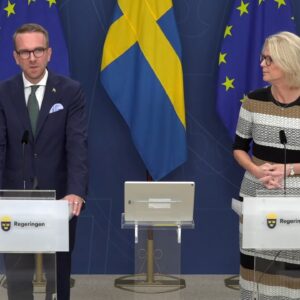 Regeringen vill höja rot-avdraget