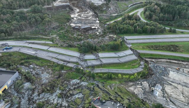 Tre personer gripna för jordskredet i Stenungsund