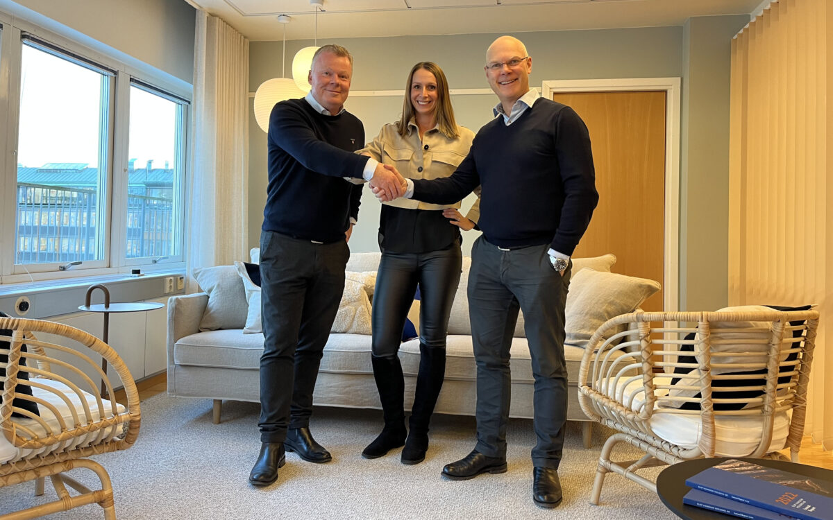 Från vänster: Michael Walmerud, vd, Elof Hansson Fastigheter - Dzejna Wallin, marknadsområdeschef på Riksbyggen i Göteborg - Per-Anders Ericsson, Regionchef, Skanska Sverige. Foto: Riksbyggen