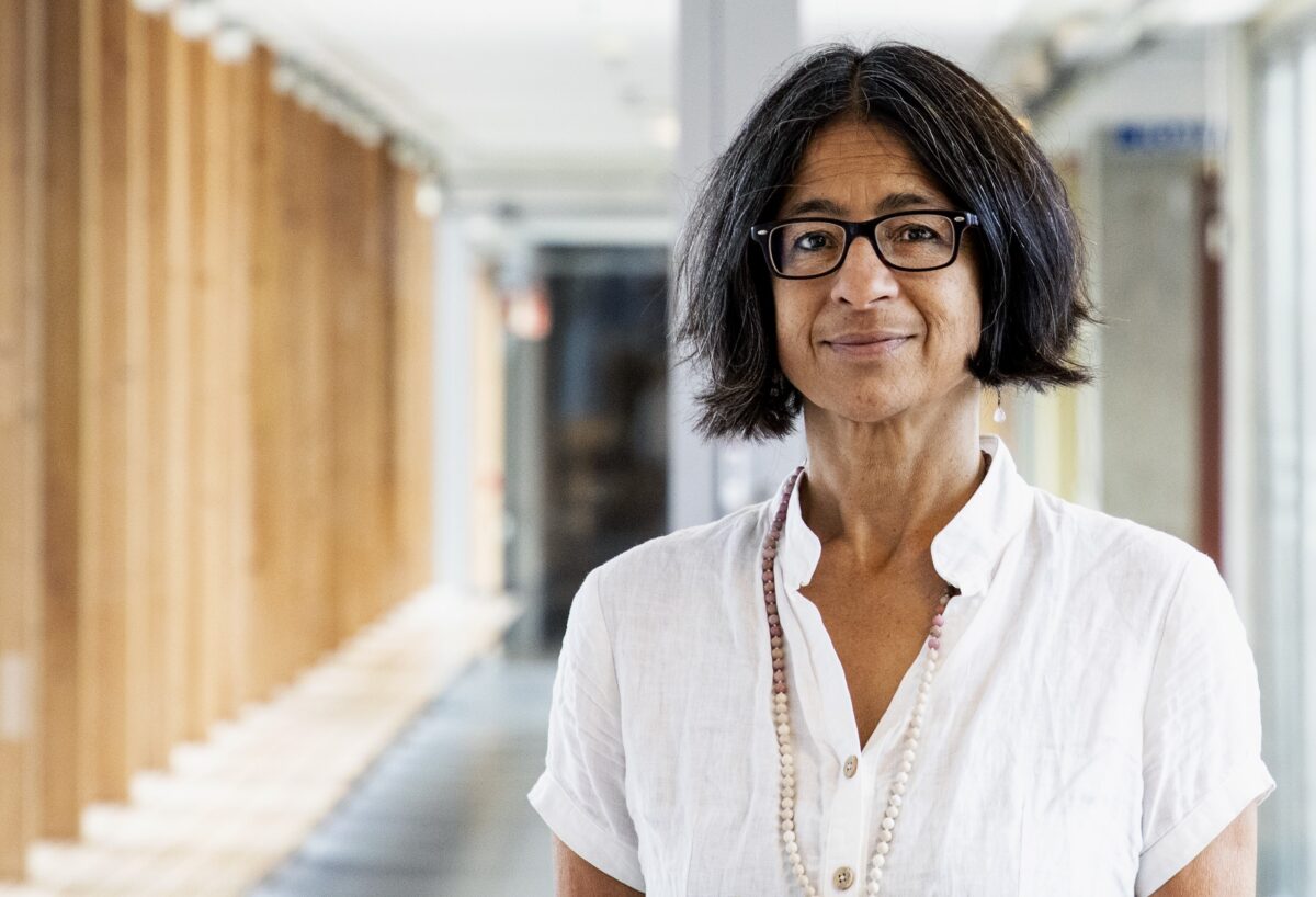 Kiran Maini Gerhardsson är arkitekt och forskar om ljus och boendekomfort på Lunds universitet. Foto: Charlotte Carlberg Bärg