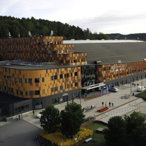 Serneke säljer arenan