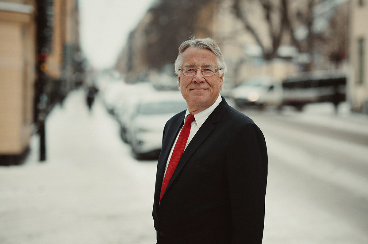 ”Regeringen sitter på åskådarläktaren”