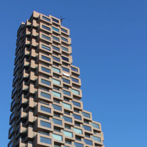 Oscar Engelbert stäms på 100 miljoner