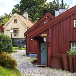 Varje centimeter granskas när 1700-talshus rekonstrueras