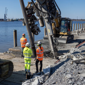 Först ut att påla med grönt stål