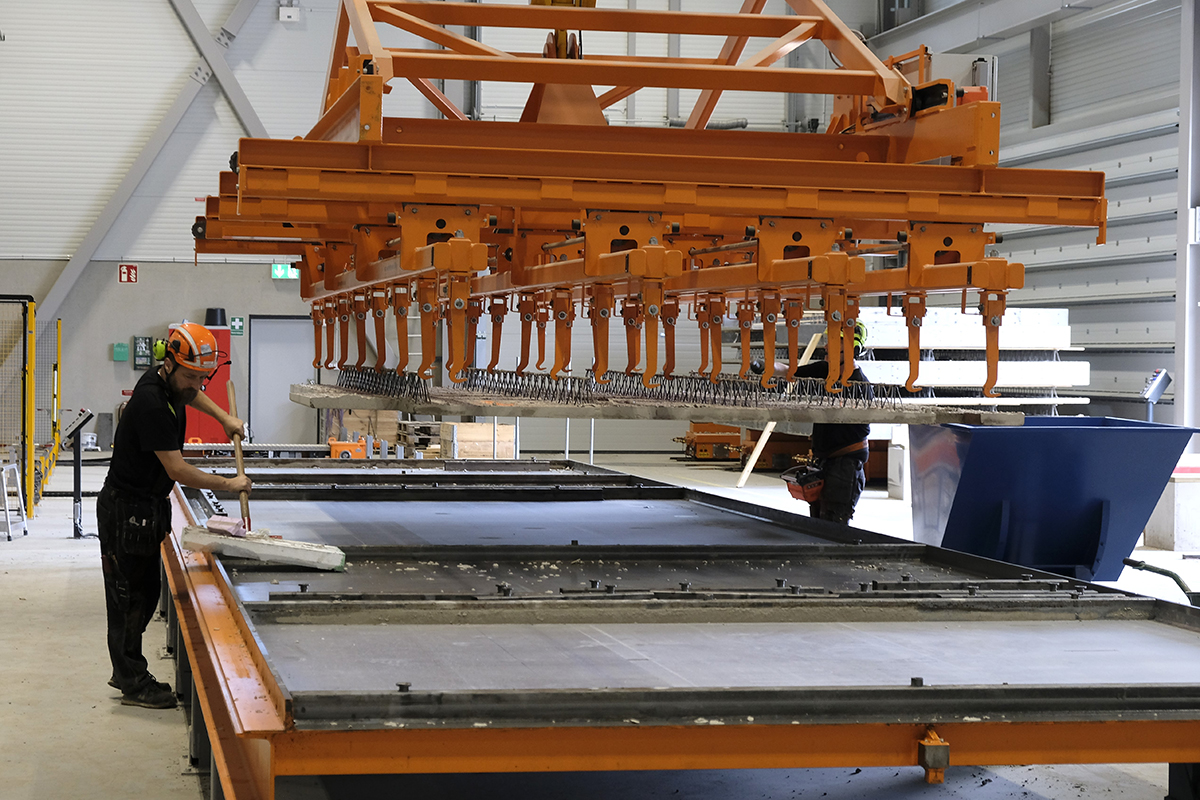 Betongelement på löpande band