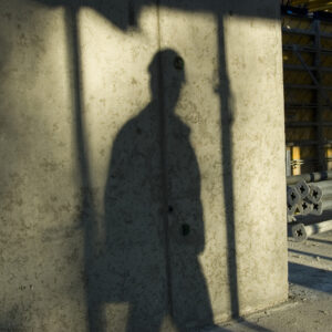 Bygg-vd åtalas för människoexploatering