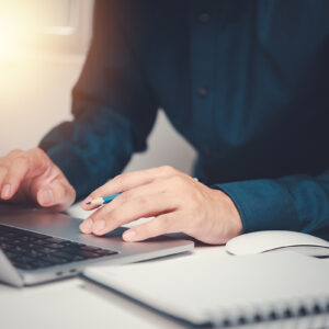 Granskning visar att hälften av konsulterna hade överfakturerat