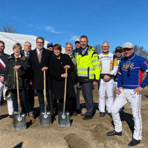 Historiskt spadtag för ny travbana