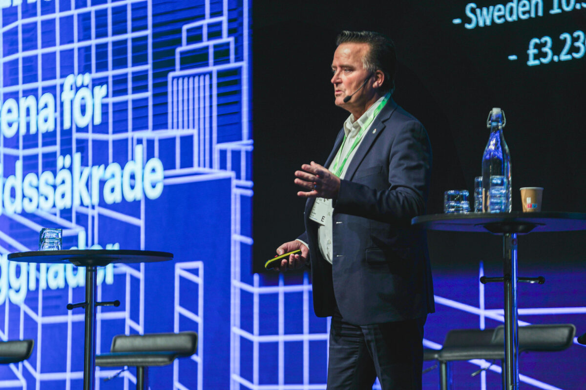 Kriminalkommissarie Jan Olsson pratar om hur byggföretagare kan skydda sig mot cyberbrott. Foto: Sophie Dahlin