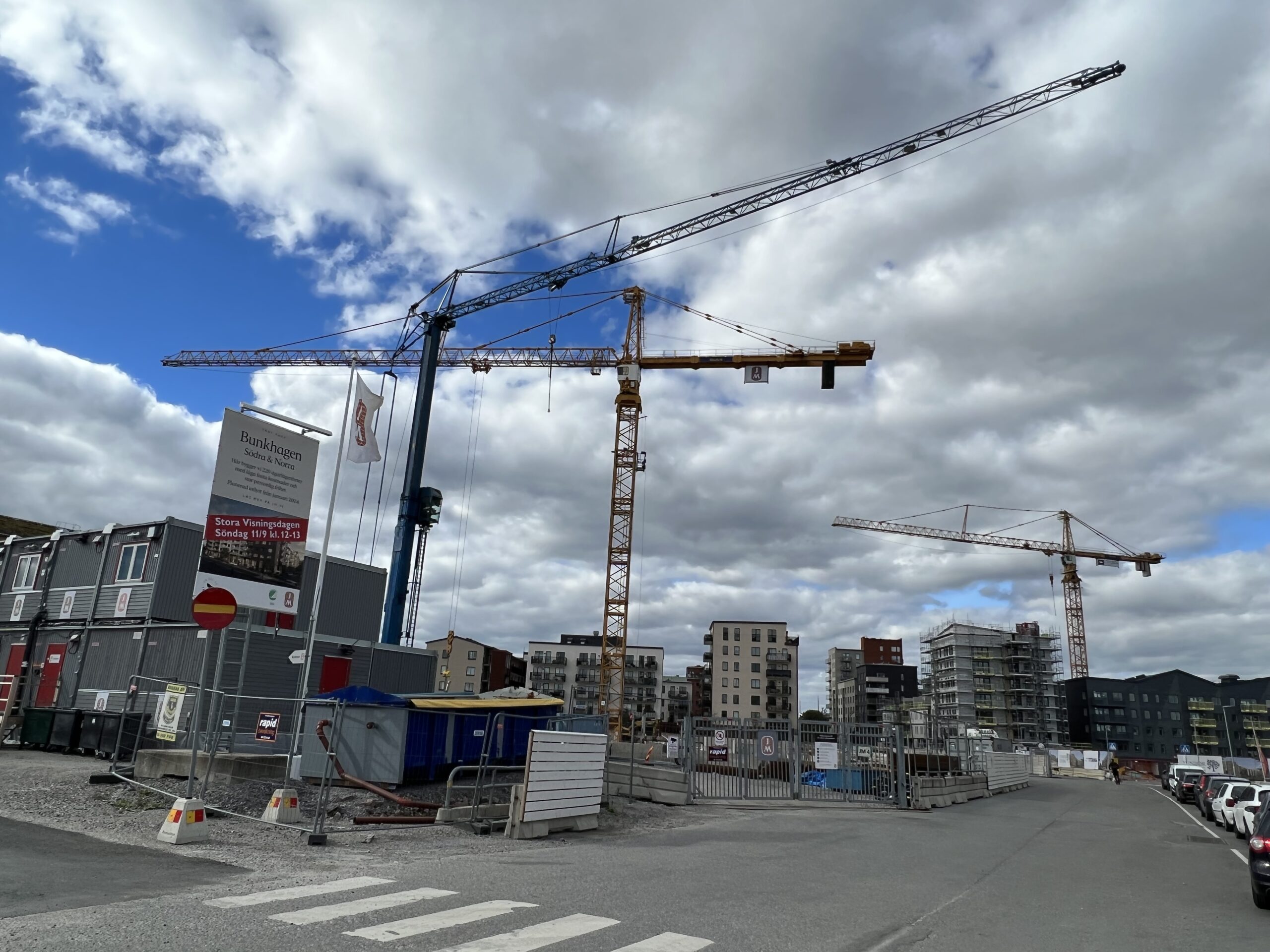 Bostadsbyggandet står och väger